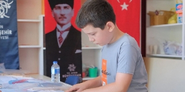 baskan-cercioglundan-gelecegin-muhendislerine-ilk-adim-model-ucak-kurslari-basladi.jpg