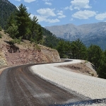 buyuksehirin-kirsalda-yol-atagi-suruyor.jpg