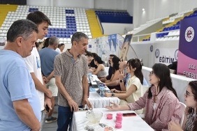 ege-universitesinde-tercih-gunleri-basladi.jpg