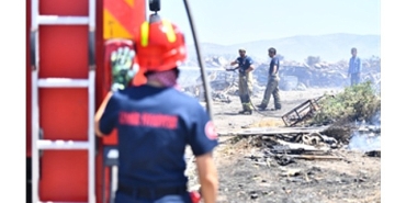 izmirde-bir-ayda-26-bin-260-hektar-alan-yandi.jpg