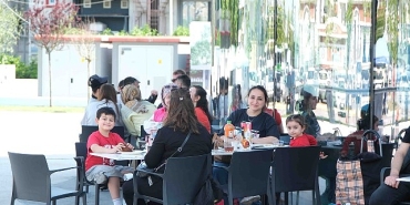 izmitin-kalbi-bu-meydanda-atiyor.jpg