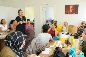 karsiyakada-kadin-gucu-mahalle-mahalle-yayiliyor.jpg