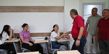 kemer-belediyesi-kurs-merkezinde-yeni-egitim-ogretim-donemi-basladi.jpg