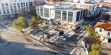 menderes-belediyesinden-ot-temizligi.jpg