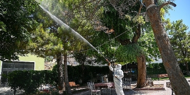 selcuklu-belediyesi-yesil-alan-ilaclamalarini-dis-mahallelerde-de-surduruyor.jpg