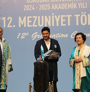 uskudar-universitesi-12-donem-mezunlarini-ugurladi.jpg