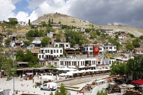 baskan-pekyatirmacidan-yks-basarisi-icin-tebrik-ve-selcukluya-hos-geldin-mesaji.jpg