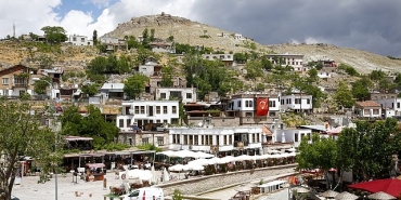 baskan-pekyatirmacidan-yks-basarisi-icin-tebrik-ve-selcukluya-hos-geldin-mesaji.jpg