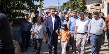 baskan-tugay-yanginda-zarar-goren-koseleri-ziyaret-etti.jpg
