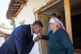 baskan-tugaydan-yanginda-vefat-eden-sahinin-aile-evine-taziye-ziyareti.jpg
