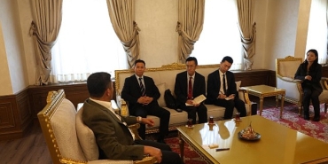 belediye-baskani-rasim-ari-cinli-misafirlerini-agirladi.jpg