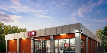 bim-deprem-bolgesinde-kadin-ureticileri-desteklemeye-devam-ediyor.jpg
