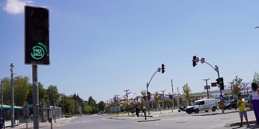 buyuksehir-kirmizi-isikla-stop-israil-dedi.jpg