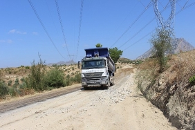buyuksehir-oymapinar-baraji-cevresindeki-yollari-asfaltliyor.jpg