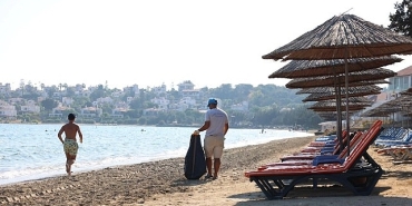 cesme-belediyesinden-19-plajda-7-24-temizlik.jpg