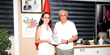 derece-yapan-ogrenciden-baskan-topalogluna-tesekkur-ziyaret.jpg