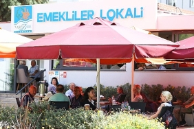 emekliler-lokaline-rekor-ilgi-2-sube-80-bin-misafir.jpg