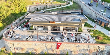 en-mutlu-evetler-bu-salonda-yankilaniyor.jpg