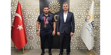 golcuk-belediyespor-pehlivani-abdulrefik-oner-baspehlivan-oldu.jpg