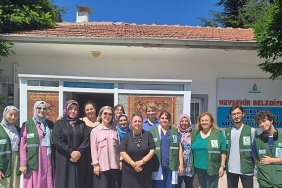 hali-kilim-dokuma-atolyesinde-yesilay-dernek-uyelerini-agirladik.jpg