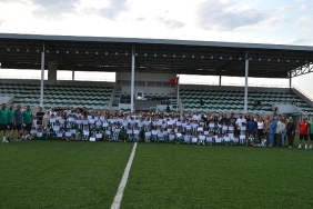iznikspor-yaz-futbol-okulunda-sertifika-heyecani.jpg