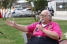 karsiyaka-izmir-babayi-unutmadi.jpg