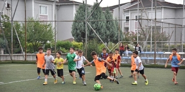 kartepe-belediyesi-yaz-spor-okullari-yogun-ilgi-gordu.jpg