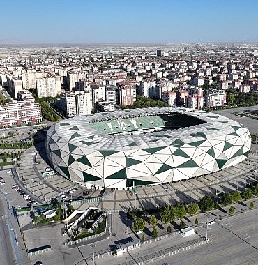 konya-buyuksehir-stadyumu-turkiye-ispanya-macina-hazirlaniyor.jpg