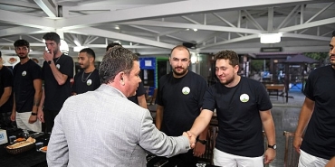 osmangazi-belediyespor-voleybol-takimi-yeni-sezona-hazir.jpg