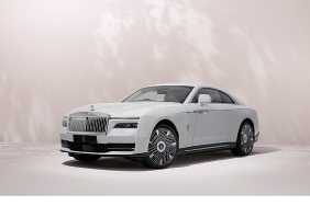 rolls-royce-baharin-zarafetini-gelecege-tasiyor.jpg
