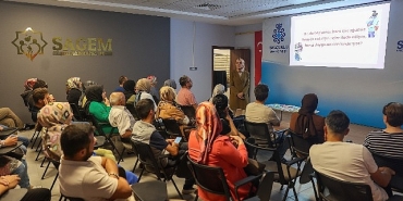 sagemden-ebeveynlere-okula-uyumda-ailenin-rolu-konulu-seminer.jpg