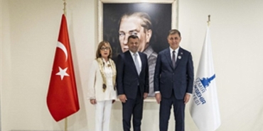 tugay-bosnanin-izmiri-izmirin-bosnayi-tanimasini-istiyoruz.jpg