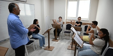 ucretsiz-yaz-kurslarina-buyuk-ilgi.jpg