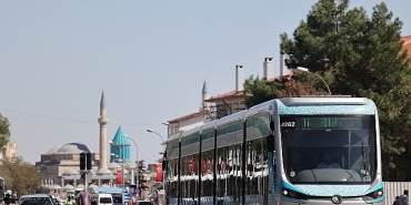 baskan-altay-konyada-yeni-kayit-yaptiran-universite-ogrencileri-toplu-ulasimdan-10-gun-ucretsiz-faydalaniyor.jpg