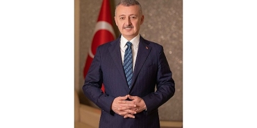 baskan-buyukakin-okula-yeni-baslayan-miniklere-basarilar-diledi.jpg