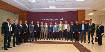 baskan-pekyatirmaci-bursadan-gelen-heyete-selcukluyu-anlatti.jpg