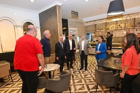 baskan-pekyatirmaci-ve-milletvekili-akyurek-selcukluda-esnaf-ve-saha-gezisi-gerceklestirdi.jpg