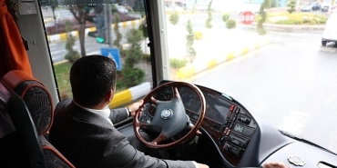 baskan-rasim-ari-nevsehir-belediyesi-sk-takim-otobusunu-kullandi.jpg