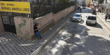 bayraklida-yol-yenileme-calismalari-hiz-kesmiyor.jpg
