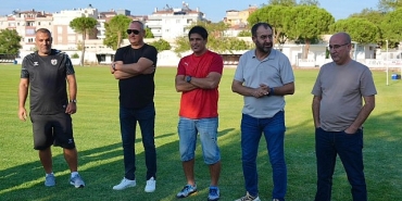 burhaniye-belediyespor-sahaya-indi.jpg