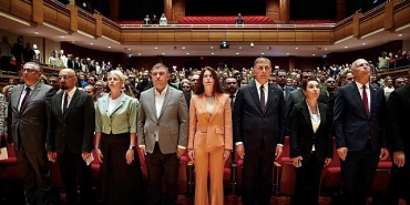cesme-belediye-baskani-lal-denizli-izmir-buyuksehir-belediyesi-kurumsal-surdurulebilirlik-raporu-lansmaninda-konustu.jpg
