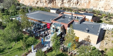 doga-ve-modern-mimarinin-bulustugu-kanyon-cafe-acildi.jpg