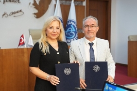 ege-universitesi-ile-international-business-school-arasinda-egitim-disi-is-birligi-anlasmasi-imzalandi.jpg