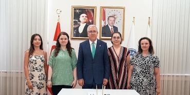 egeli-bilim-ekibi-hiv-enfeksiyonunun-erken-tanisina-yonelik-nanobiyosensor-gelistirecek.jpg