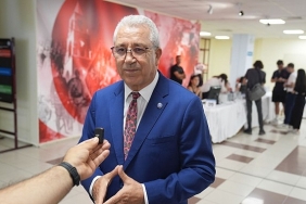 eude-rektor-prof-dr-budak-cicegi-burnunda-egelilerin-kayit-heyecanina-ortak-oldu.jpg