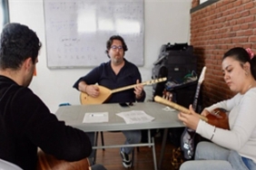 genc-izmirin-ucretsiz-muzik-kurslari-icin-basvurular-suruyor.jpg