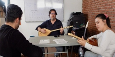 genc-izmirin-ucretsiz-muzik-kurslari-icin-basvurular-suruyor.jpg