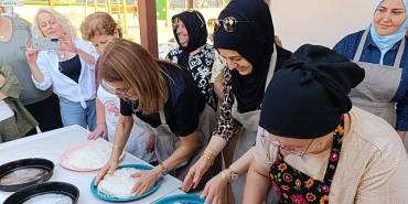 irfaniyede-ekmekler-kadin-dayanismasiyla-pisti.jpg