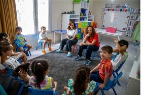 karsiyaka-belediyesinden-2-bin-ogrenciye-kirtasiye-seti.jpg