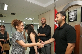 karsiyakanin-mezun-filizleri-baskan-unsal-ile-bulustu.jpg